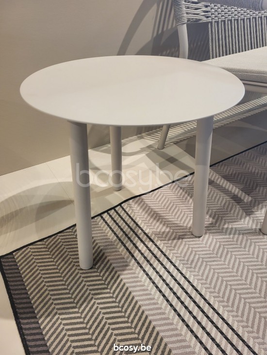 Vincent Sheppard Lilo Rond Table d'appoint ronde de jardin Cadre en Aluminium Blanc dune dessus de table Aluminium Blanc dune.