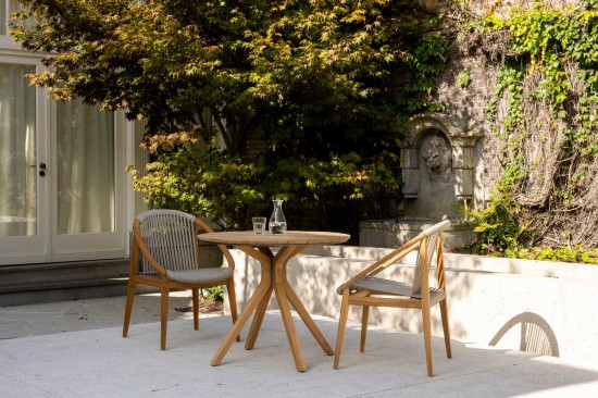 Vincent Sheppard Noa Rond Table ronde de jardin Cadre en Teck non traité dessus de table Teck non traité.