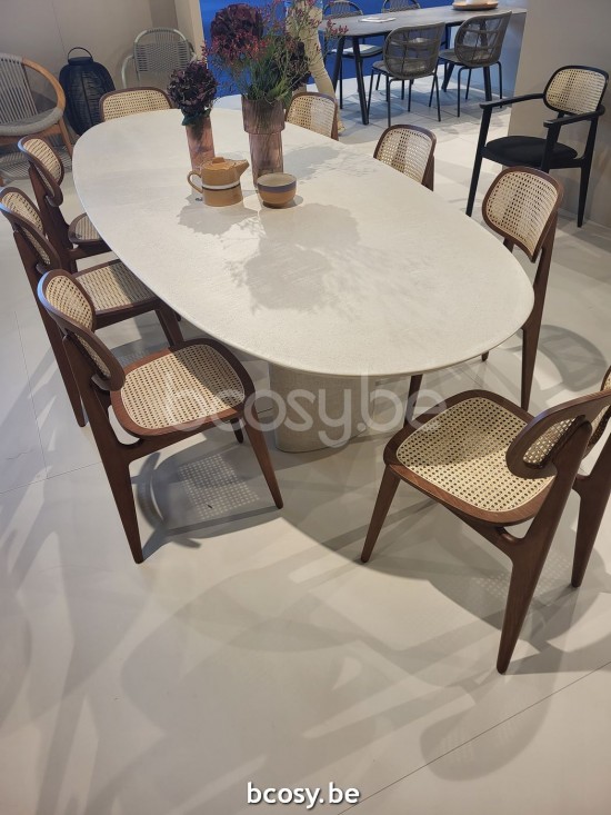 Vincent Sheppard Ari Ellipse Esstisch 2 Beine 275x120 Rahmen aus Lunar Weiß Mineral Tischplatte Lunar Weiß Mineral.