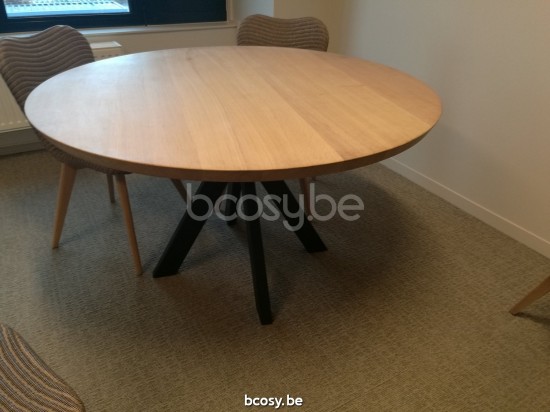 Vincent Sheppard Albert tables a manger de repas cadre en Acier A Revêtement en poudre noir Dia 150.